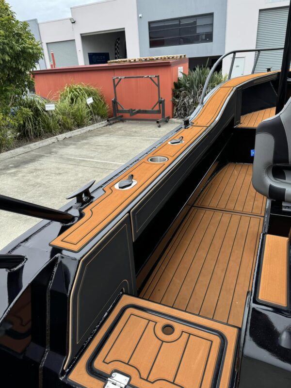 6.25m Centre Console - Image 7
