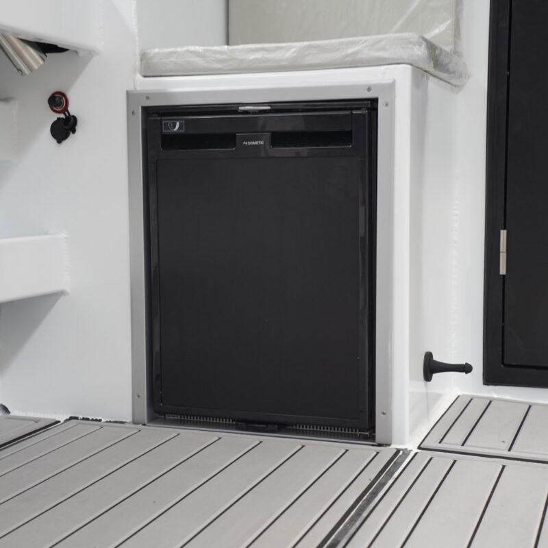 7.9m Shark Cat - Image 13