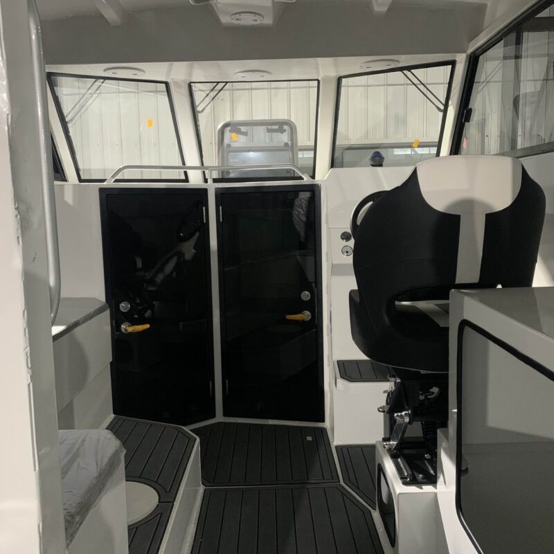 8.8m Shark Cat - Image 12