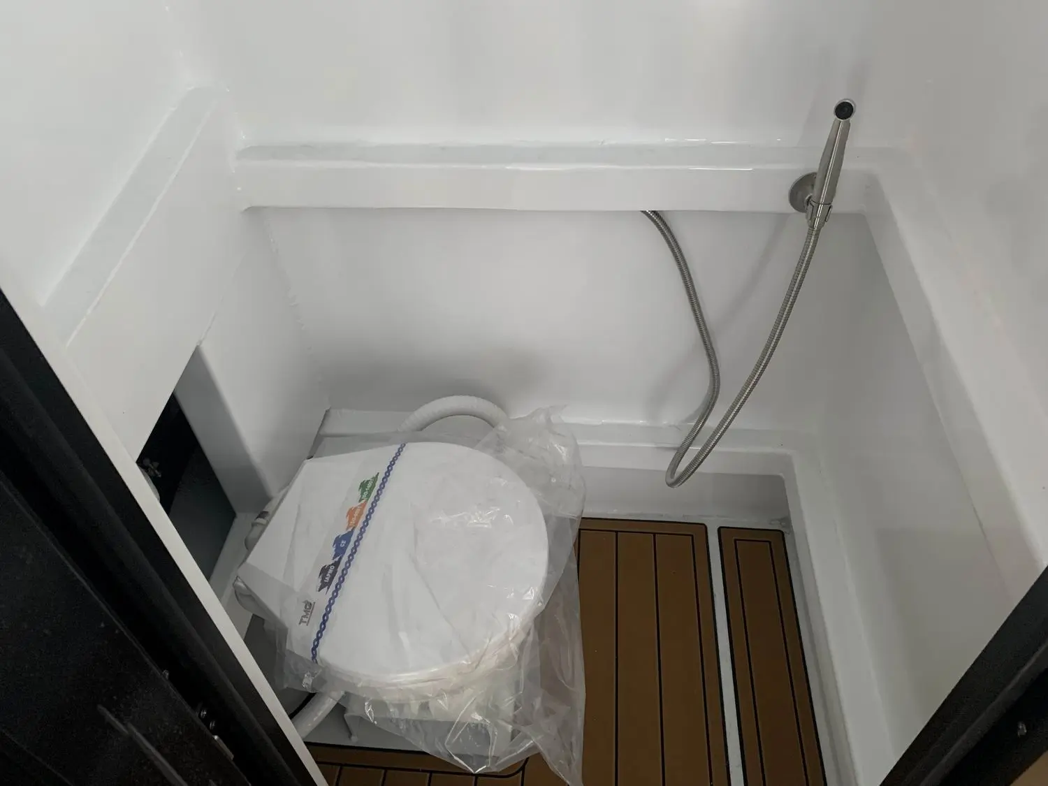 9.6m Pro Fisher - Image 9