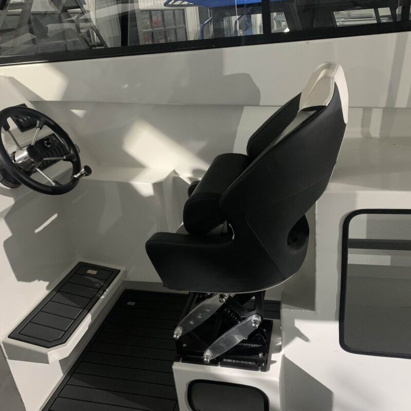 8.8m Shark Cat - Image 14