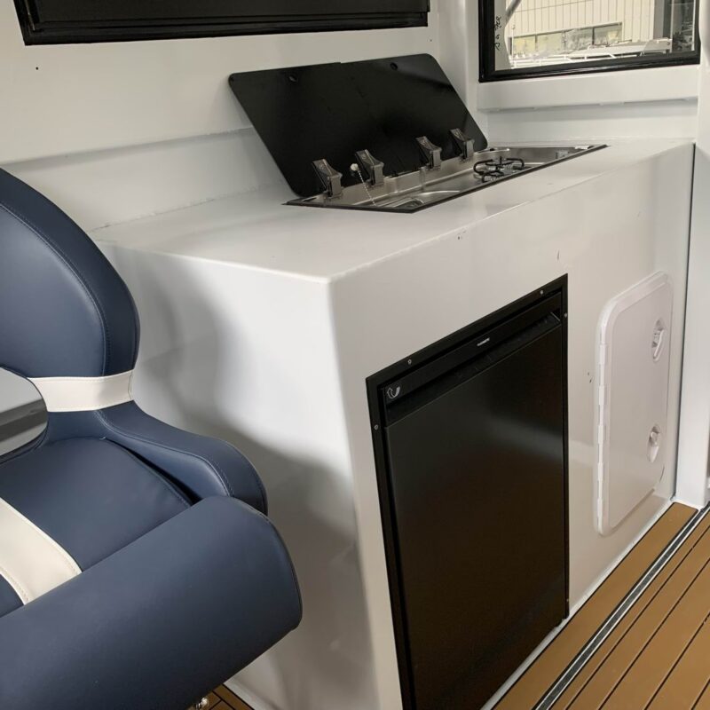 9.6m Pro Fisher - Image 13