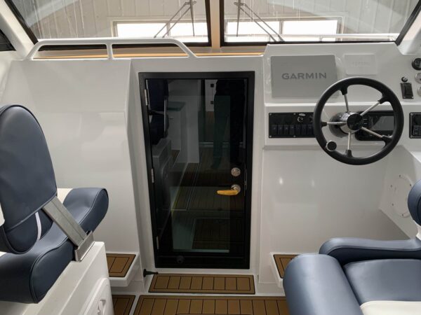 9.6m Pro Fisher - Image 15
