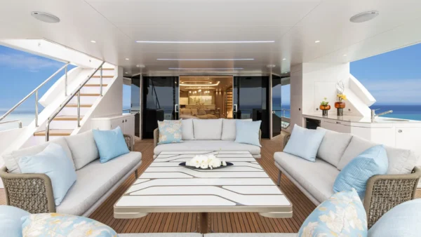 15m+ Yacht - Image 11