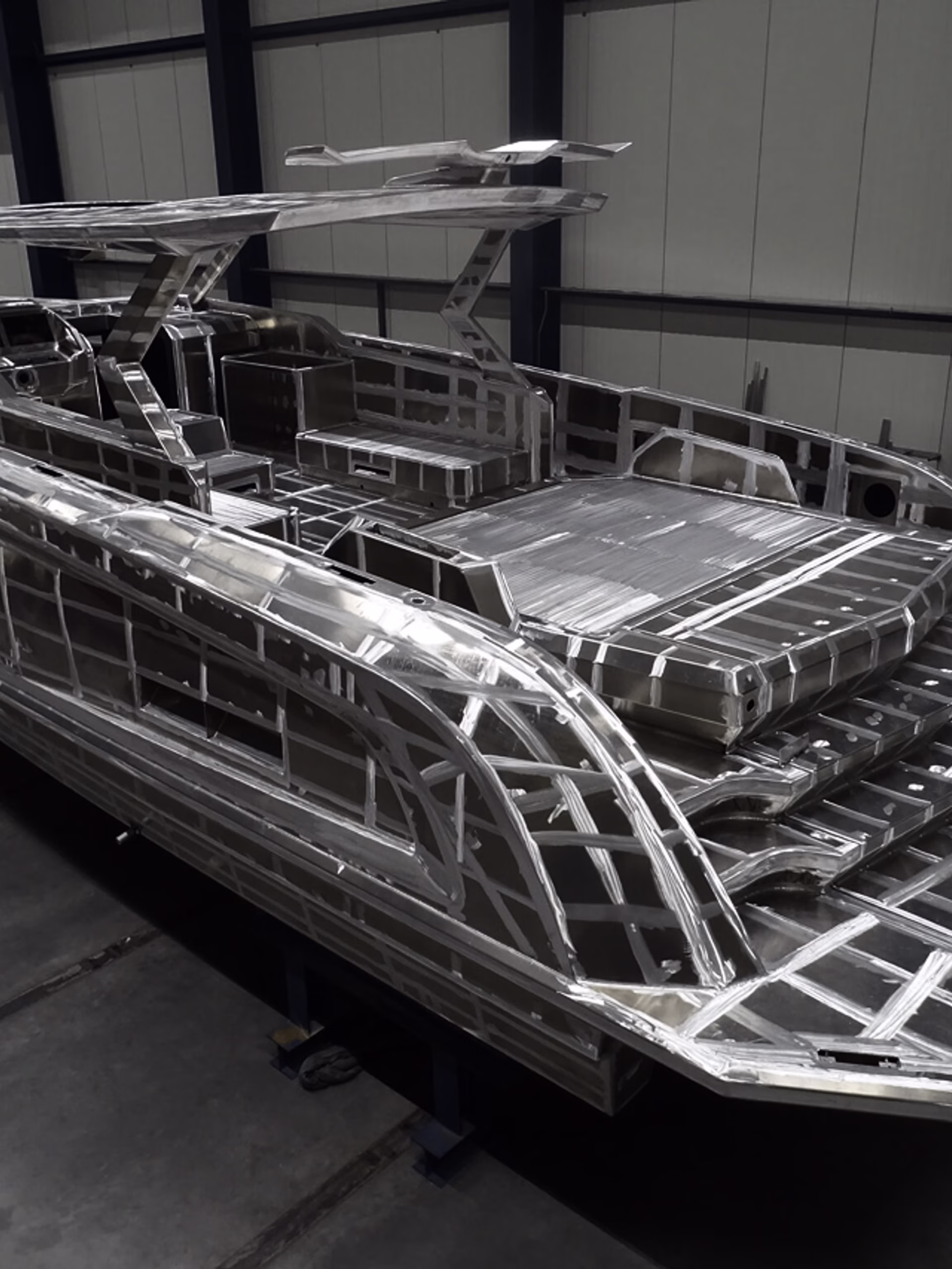 15m+ Yacht - Image 4