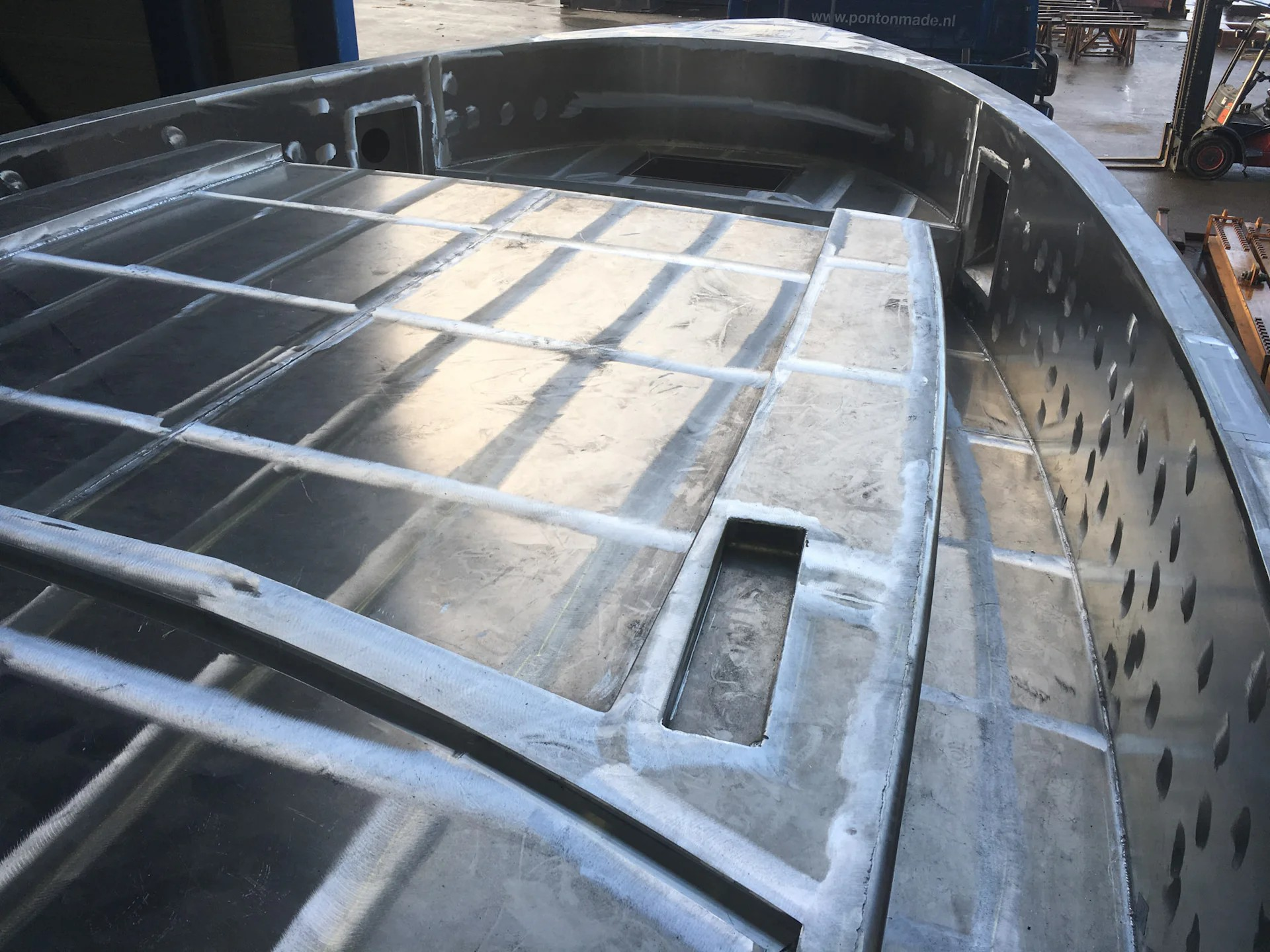 15m+ Yacht - Image 6