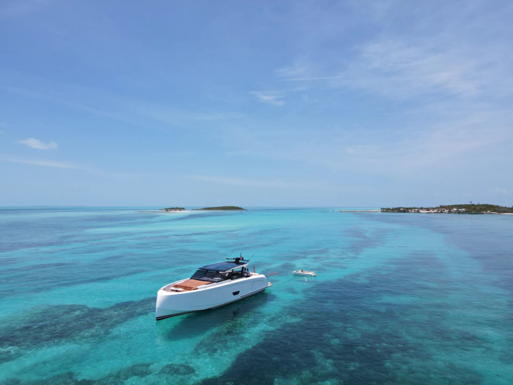 15m+ Yacht