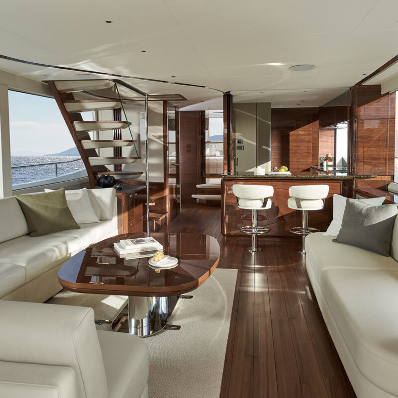 15m+ Yacht - Image 12
