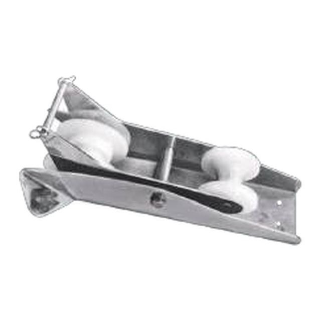 Pivoting Bow Rollers