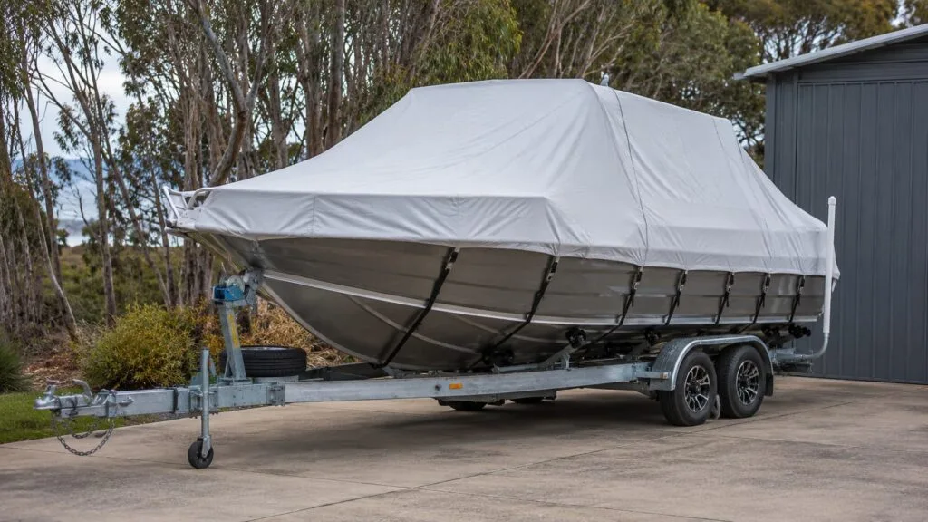 How to cover an aluminium boat