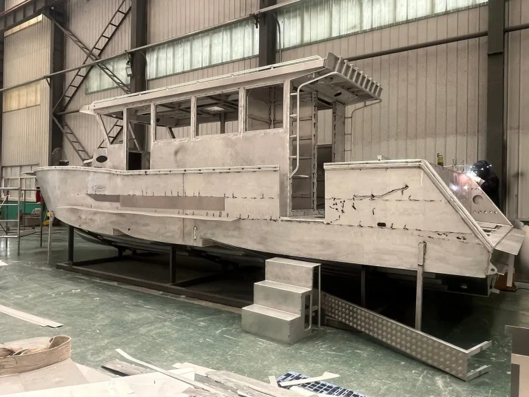 Aluminium hull framing and plating during build