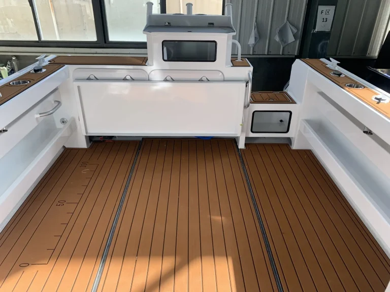 Cockpit with teak look decking and side coamings