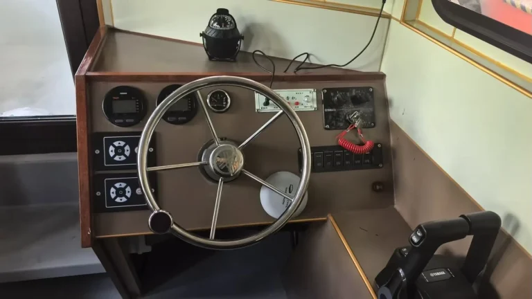Helm station with timber dash and wheel
