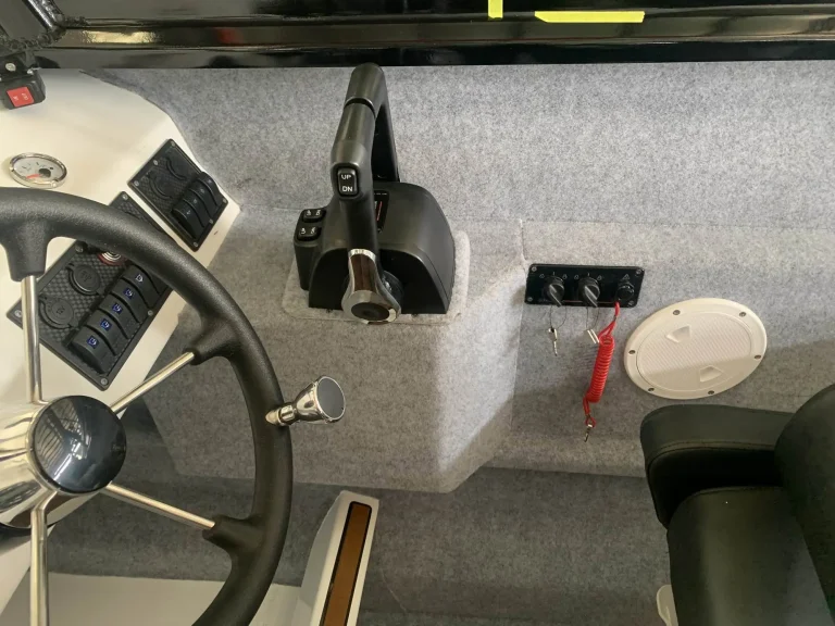 Helm wheel and throttle detail