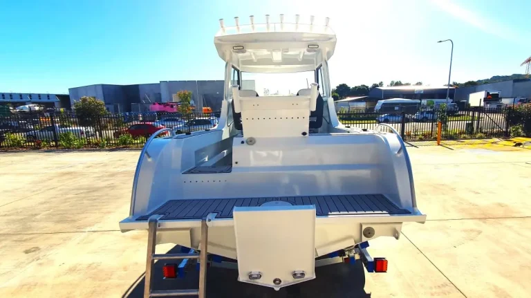Plate aluminium centre console with T-top outside the factory