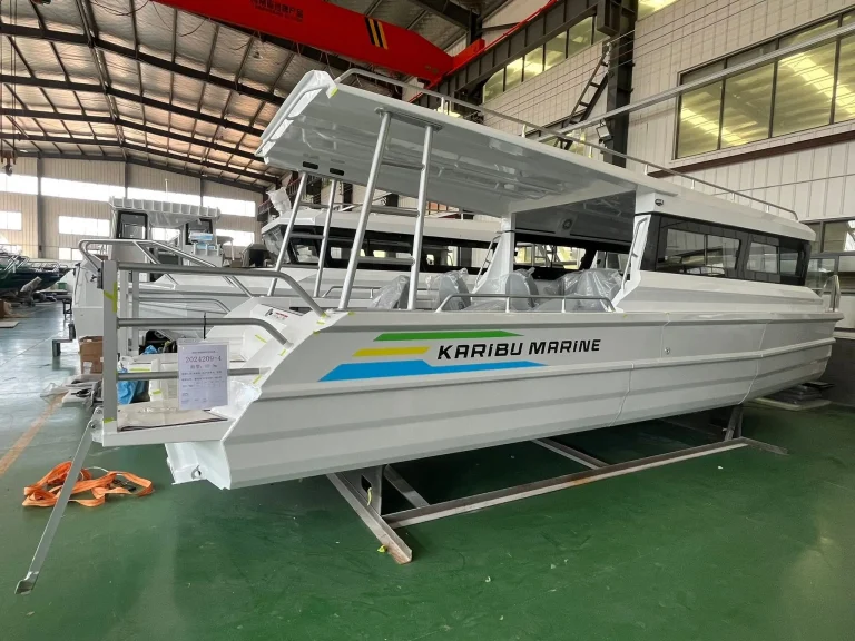 Plate aluminium charter boat under fit out