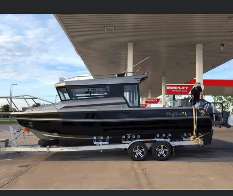Plate aluminium cruiser on display at a boat show
