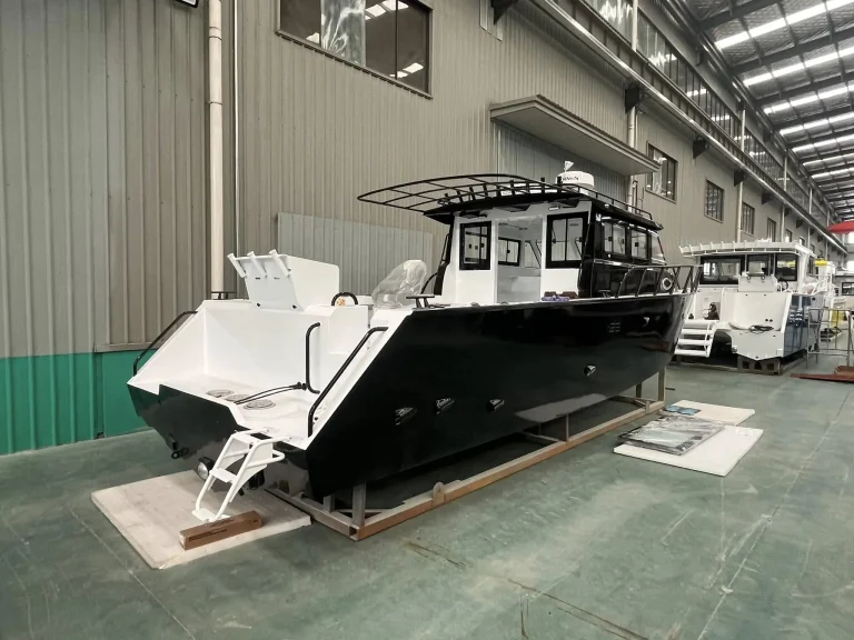 Plate aluminium landing craft with bow ramp in build