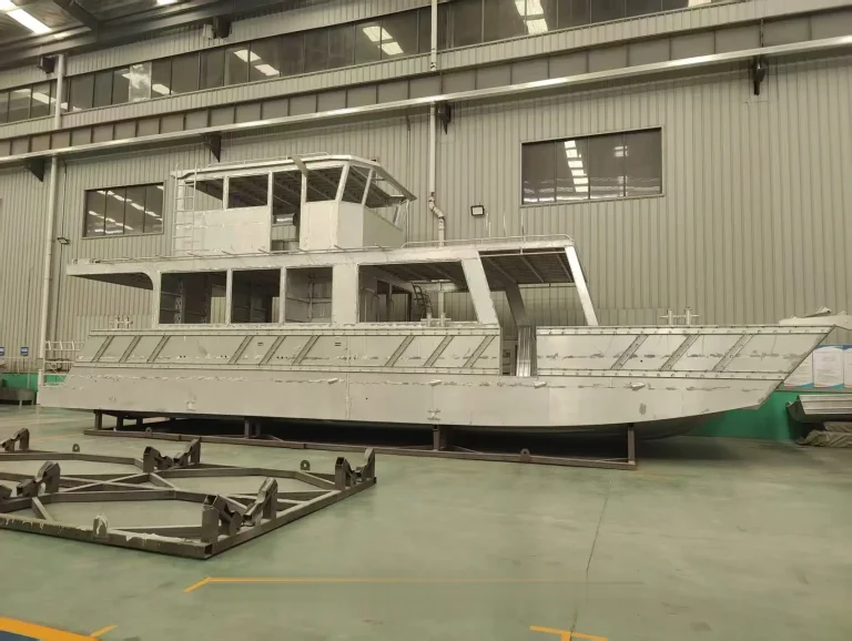 Plate aluminium work boat on the hardstand