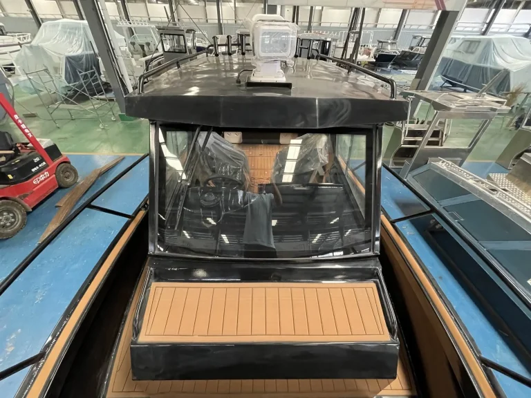 Rear cockpit and cabin doors with teak look deck