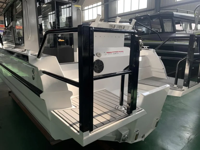 Rear deck and hardtop frame in bare aluminium