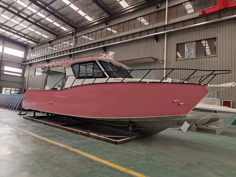 Red plate aluminium hull in the factory