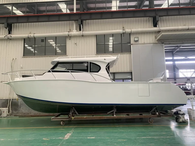 White plate aluminium hull with hardtop in the factory